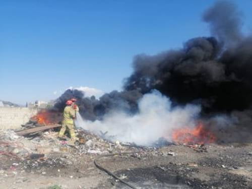 Incendio en basurero de Metepec, alarma a habitantes